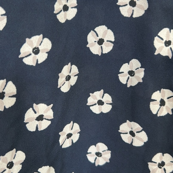 NWOT LOFT Women’s Petite Small Black and White Floral Blouse - Picture 3 of 7